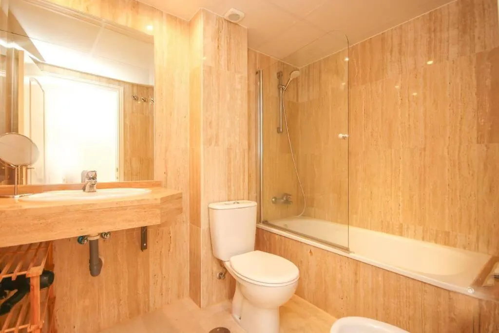 Lovely 2 Bedroom Apt Near Golf Los Lagos Elviria Marbella Appartement