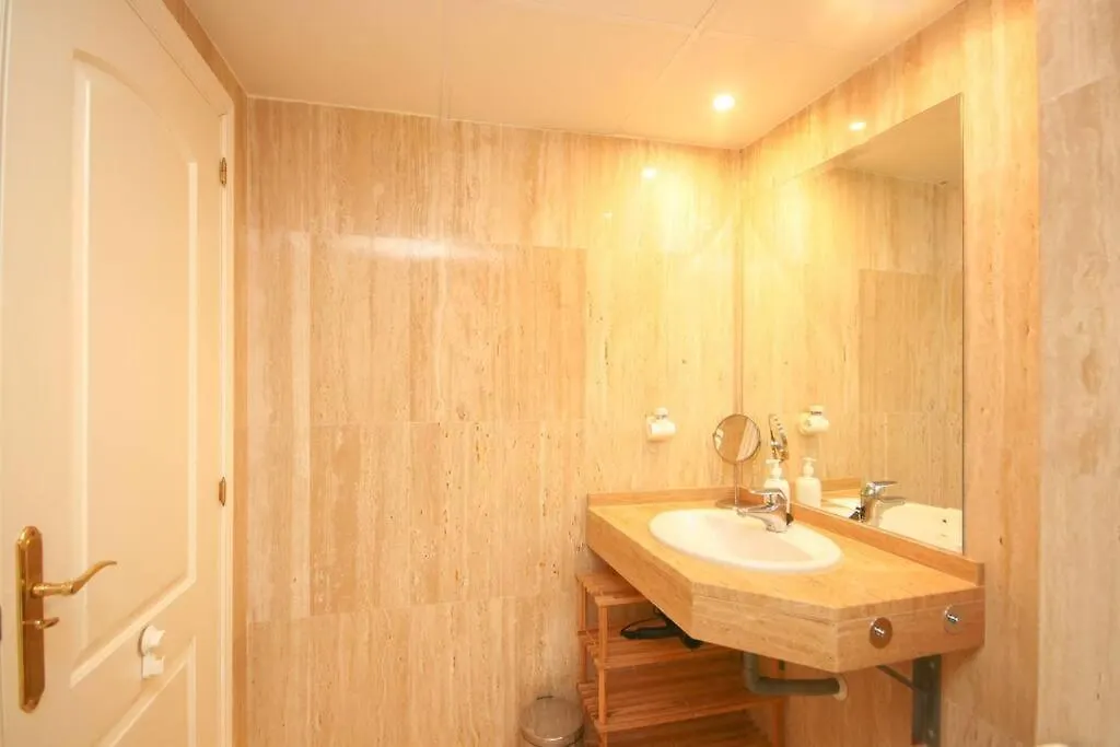 Lovely 2 Bedroom Apt Near Golf Los Lagos Elviria Marbella Spanje