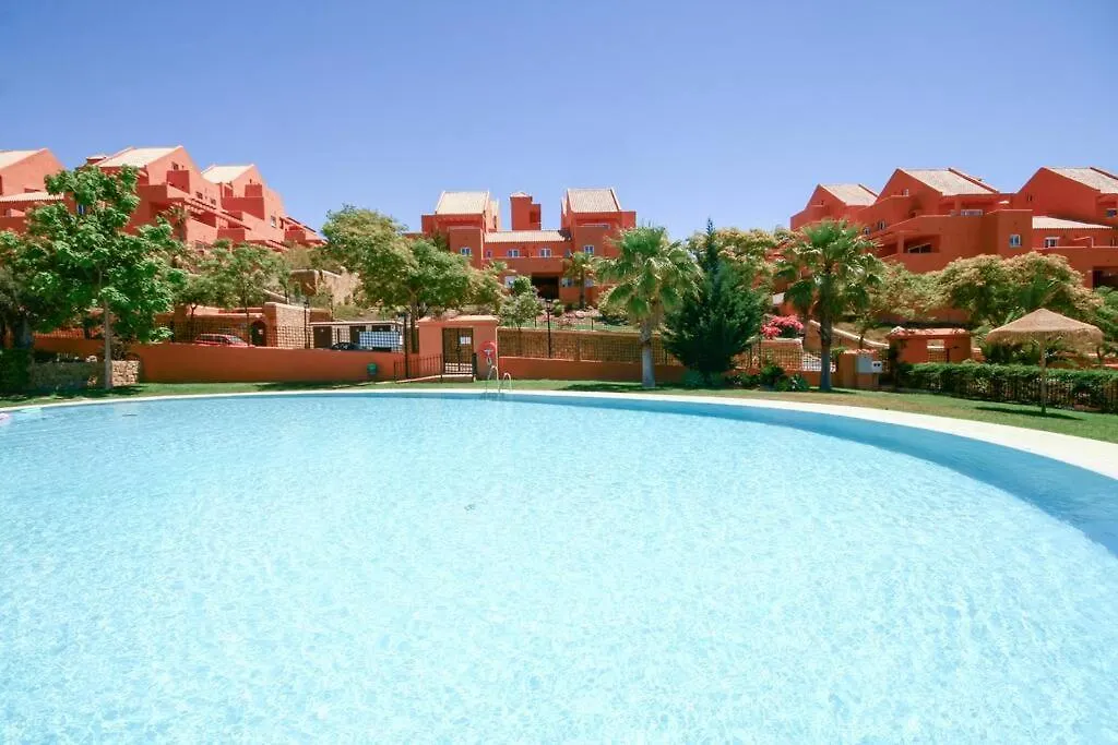 Lovely 2 Bedroom Apt Near Golf Los Lagos Elviria Marbella Appartement